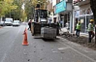 OSMAN YILMAZ CADDESİ’NDE YAYA YOLU ÇALIŞMASI