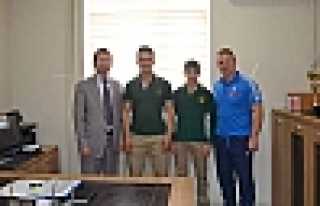 OSMANGAZİ MESLEK LİSESİ GÜREŞCİLERİ ROMANYA...