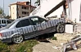 OTOMOBİL EVE GİRDİ