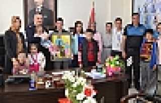 ÖZEL ÇOCUKLARDAN DUYGULANDIRAN HEDİYE