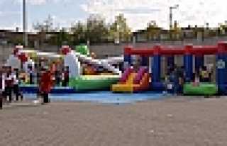 PARKLAR, ÇOCUKLARIN AYAĞINA GİDİYOR