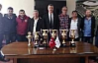 PİLOTLARDAN KOŞU’YA ZİYARET 