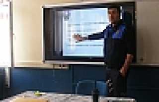 POLİS KARİYER GÜNLERİNE KATILDI