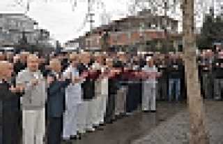 PUNA’DA UMRE’YE GİDENLER DUALARLA UĞURLANDI 