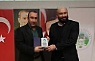 RADYO SUNUCUSU CEMİL TEKİN AKYAZI’DA ÖDÜL ALDI