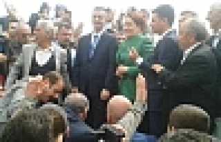 SAKARYA’LILAR AKŞENER’İ COŞKUYLA KARŞILADI