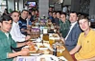 ŞAMPİYON TAKIM’A ZİYAFET