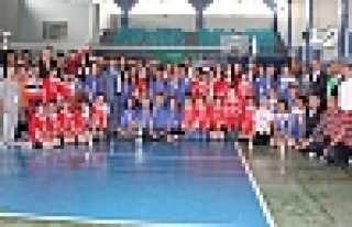 ŞAMPİYONLAR KUPALARINA KAVUŞTU