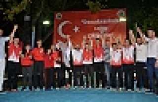 ŞAMPİYONLAR ÖDÜLLENDİRİLDİ