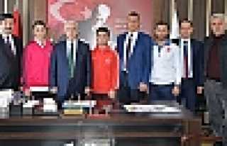 ŞAMPİYONLARDAN ZİYARET