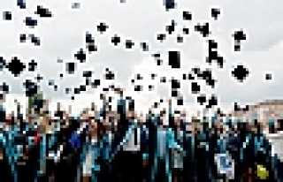 SAÜ EĞİTİM FAKÜLTESİ KEP TÖRENİ YAPILDI