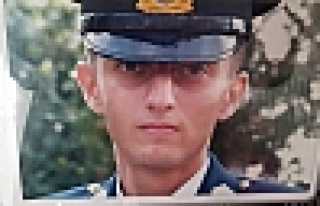 ŞEHİT PİLOTLARDAN BİRİ HENDEKLİ