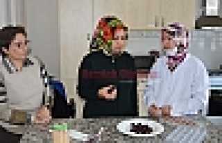 ŞEKERSİZ ÇİKOLATA İMAL ETTİ