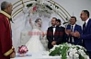 SİYASET VE İŞ DÜNYASI BU DÜĞÜNDE BULUŞTU