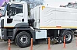 SOKAKLARA YOL SÜPÜRME ARACI