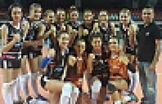 SULTANLAR ÇIKIŞINI SÜRDÜRDÜ