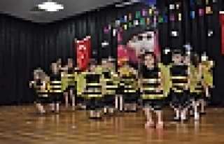 SÜRPRİZ KREŞ’TEN GÖRKEMLİ GÖSTERİ