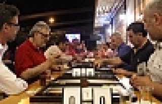 TAVLA DERNEĞİ HENDEK’TE İLK DEFA TURNUVA DÜZENLEDİ...