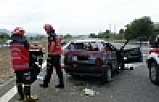 TEM’DE KAZA BİR ÖLÜ, İKİ YARALI