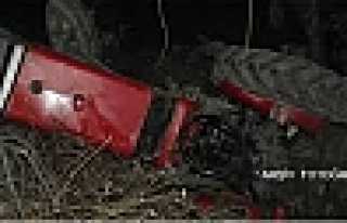 TRAKTÖR ŞARAMPOLE YUVARLANDI