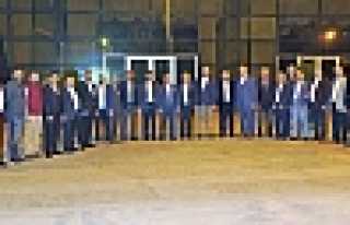 TÜMSİAD YÖNETİMİ HENDEK’TE TOPLANTI YAPTI