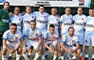 TUTKUNLAR ZORLANMADAN KAZANDI