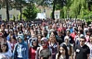 ÜNİVERSİTE GENÇLİĞİ SOMA’YA AĞLADI