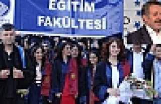 ÜNİVERSİTELİNİN ÇIĞLIĞI’ VEKİL DİŞLİ’YE...