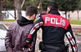 UYUŞTURUCU SATARKEN YAKALANAN SURİYE’Lİ TUTUKLANDI