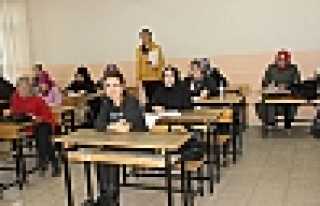 VELİLER KİTAP OKUYOR