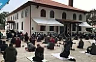 Yasaklar Sonrası İlk Cuma