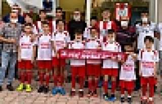 Yenimahallespor Yaz Futbol Okulu Başladı