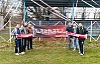 YEŞİLYURT MAHALLESİ ŞAMPİYONLUK İÇİN SÜSLENDİ