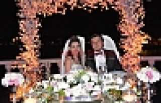 YİĞİT VE İNNA ÇIRAĞAN SARAYINDA EVET DEDİ