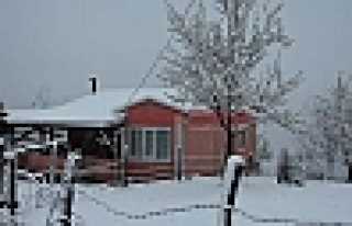 ZİRVE NİSAN AYINDA BEYAZA BÜRÜNDÜ