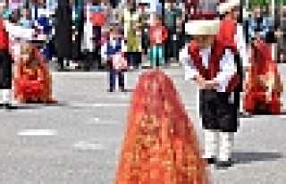 ZİRVE’DE 23 NİSAN COŞKUSU