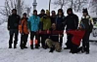 ZİRVEYE RAĞBET DEVAM EDİYOR