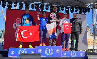 Trabzon Yarı Maratonu’nda Hendekli Ahmet Çelik’ten Büyük Başarı