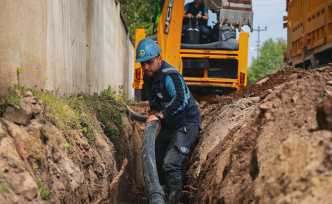 Hendek Uzunçarşı’nın 2 kilometrelik içme suyu altyapısı yenileniyor