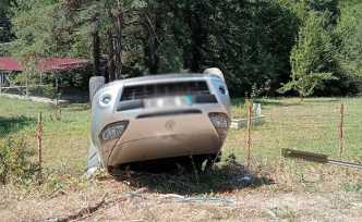 Virajı Alamayan Otomobil Ters Döndü