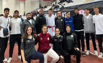 Karateciler Madalyalar İle Döndü