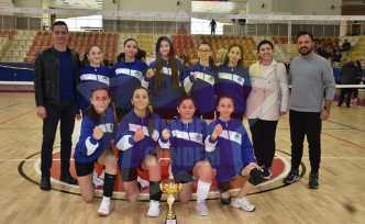 Yıldız Kızlarda  Şampiyon Atike Hanım Ortaokulu