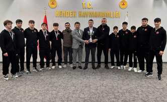 Şampiyon Güreşçiler Kaymakam Gökpınar’ı Ziyaret Etti