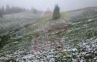 Mevsimler Şaşırdı, Hendek’te Kar Yağdı