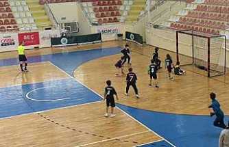 Küçük Ve Yıldız Erkekler Futsal İlçe Birinciliği Müsabakaları Başladı