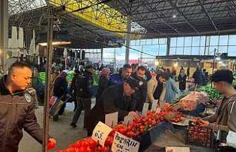 Hendek Zabıtasından Örnek Esnaflara Teşekkür Belgesi