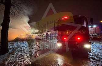 Saman Kamyonu Alevlere Teslim Oldu