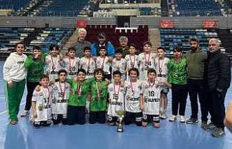 Hendek Şehit Mahmut Bey Ortaokulu Şampiyon