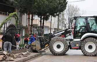 Belediye Ekipleri Nuriye Ve Yenimahalle’de Çalışmalarını Sürdürüyor