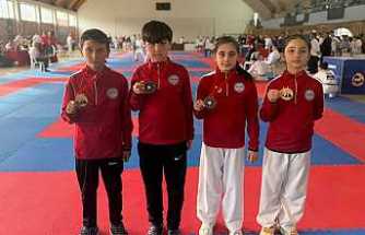 Şampiyonlar Madalyaları Topladı